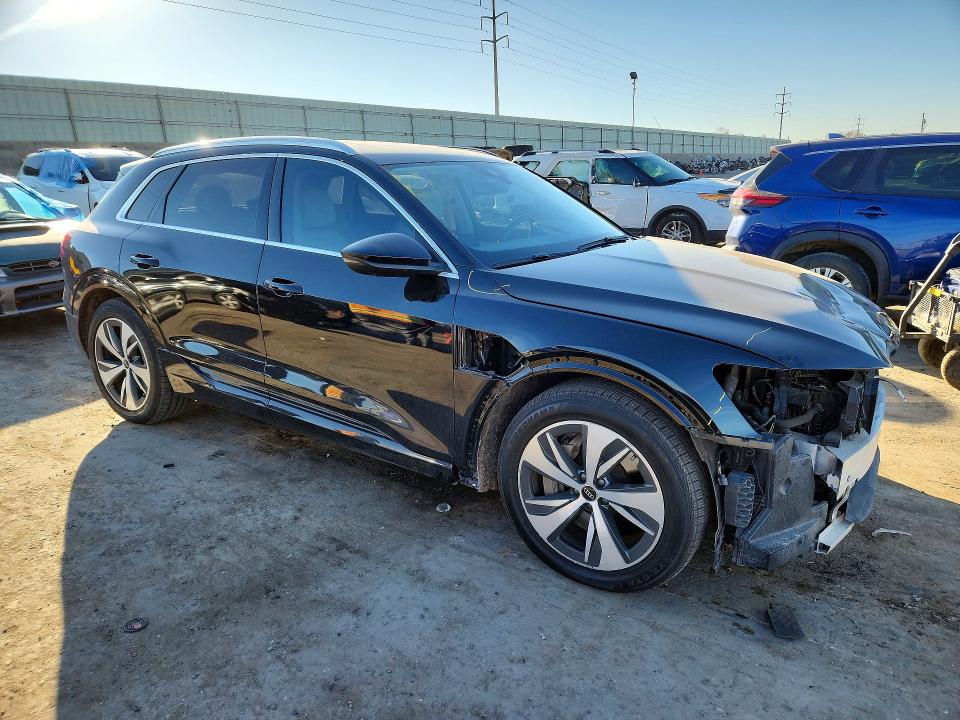 2024 Audi Q8 E-tron მანქანა იყიდება აუქციონზე, vin: WA15AAGE6RB004317, აუქციონის ნომერი: 75396365
