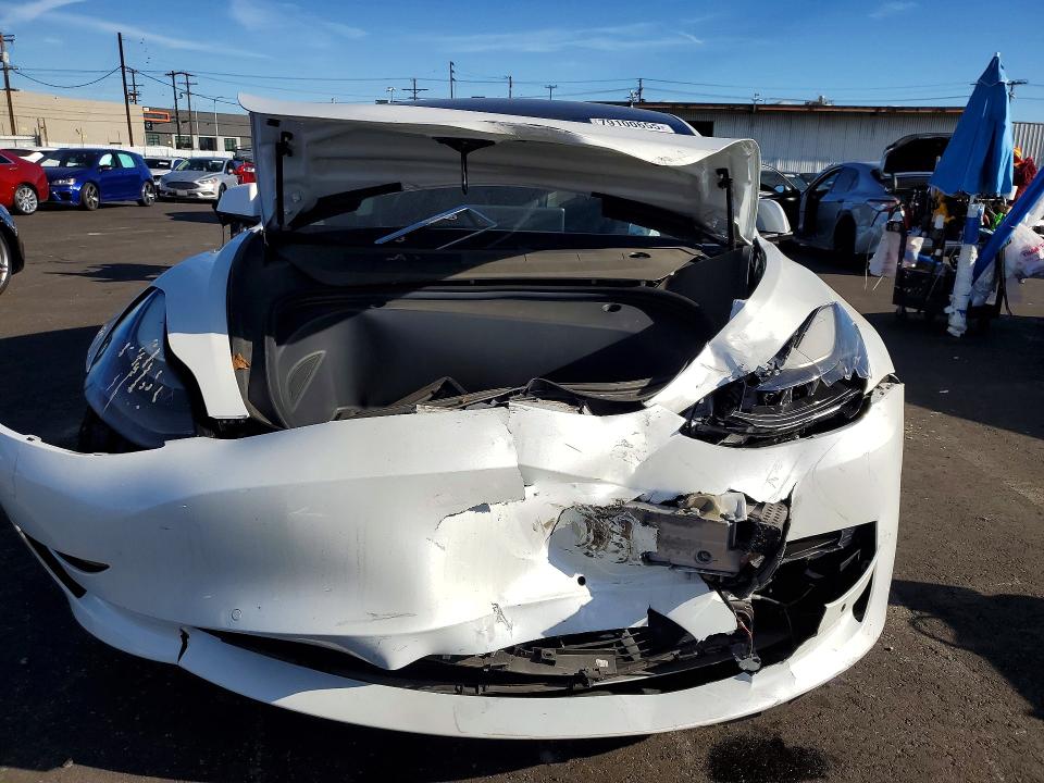 79100655 :رقم المزاد ، 5YJ3E1EA3NF166527 vin ، 2022 Tesla Model 3 مزاد بيع