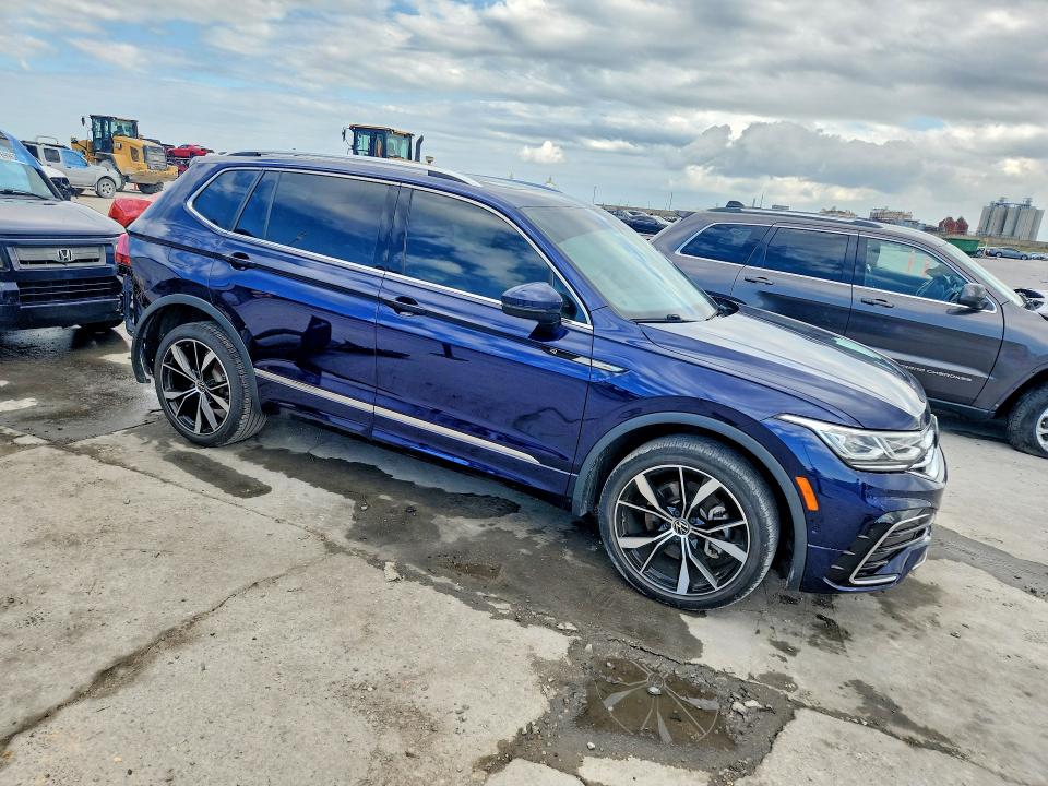 Продажа на аукционе авто 2022 Volkswagen Tiguan, vin: 3VV4B7AX6NM135182, номер лота: 77142735