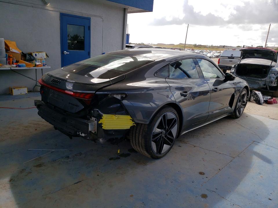 77602655 :رقم المزاد ، WAUBHBFWXP7901139 vin ، 2023 Audi Rs E-tron Gt مزاد بيع