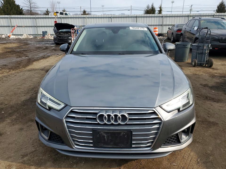 Продажа на аукционе авто 2019 Audi A4, vin: WAUENAF48KN001827, номер лота: 76542175