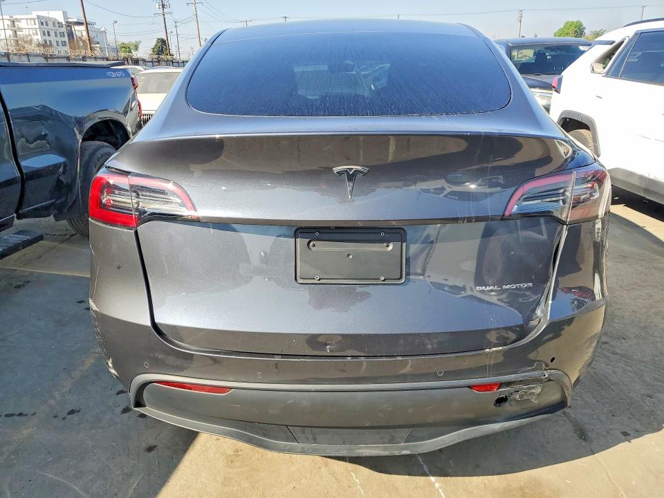 75862935 :رقم المزاد ، 5YJYGDEE4MF080629 vin ، 2021 Tesla Model Y مزاد بيع