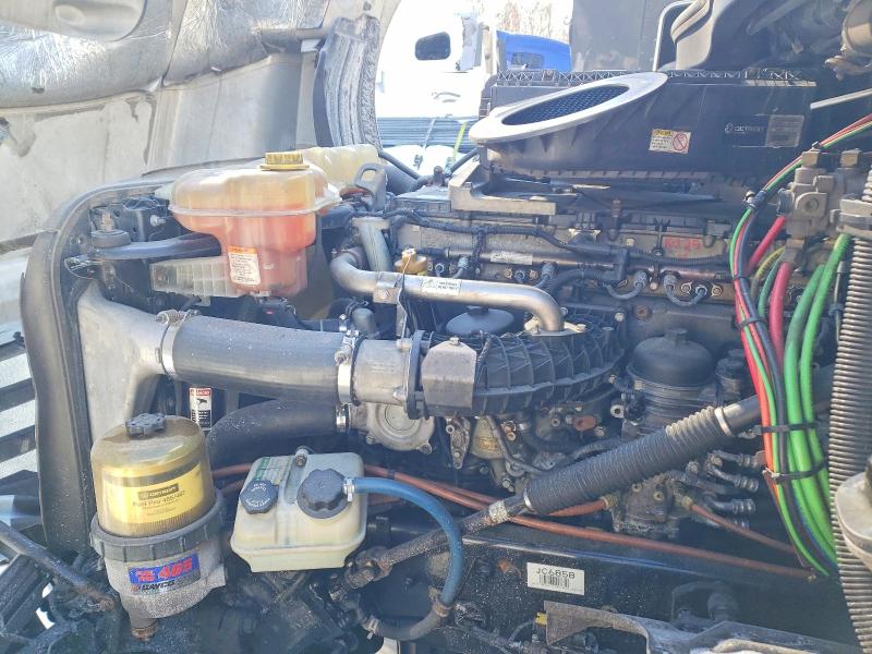 Продажа на аукционе авто 2018 Freightliner Cascadia 126, vin: 3AKJHHDR4JSJC6858, номер лота: 74853285