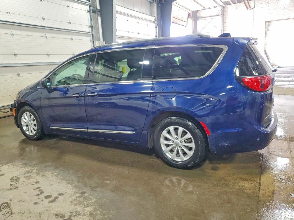 76969565 :رقم المزاد ، 2C4RC1BG5KR537289 vin ، 2019 Chrysler Pacifica مزاد بيع