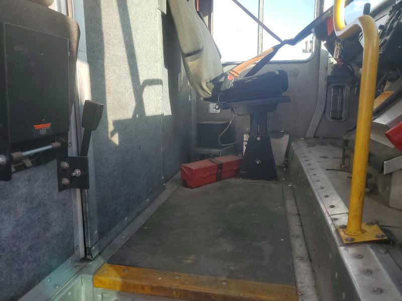 49518416 :رقم المزاد ، 1F66F5KY0F0A04912 vin ، 2015 Ford F59 مزاد بيع