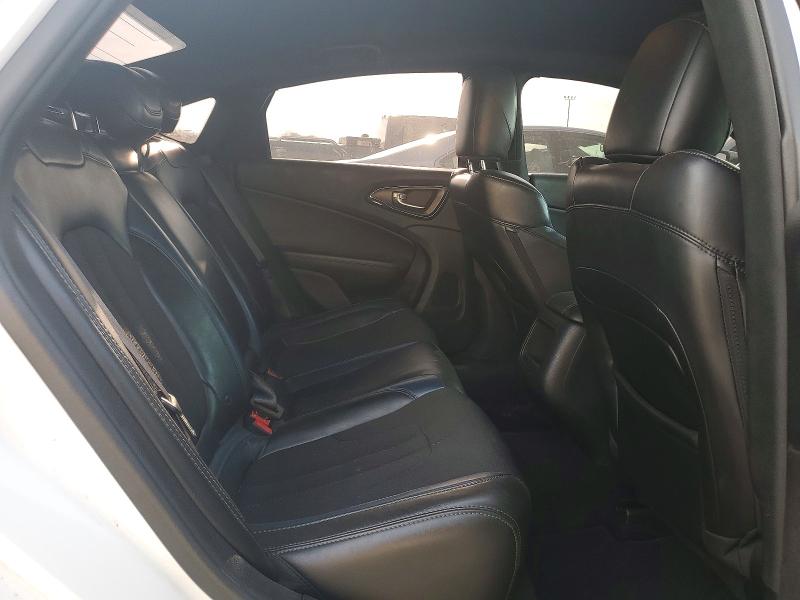 75001555 :رقم المزاد ، 1C3CCCBB3GN185103 vin ، 2016 Chrysler 200 مزاد بيع
