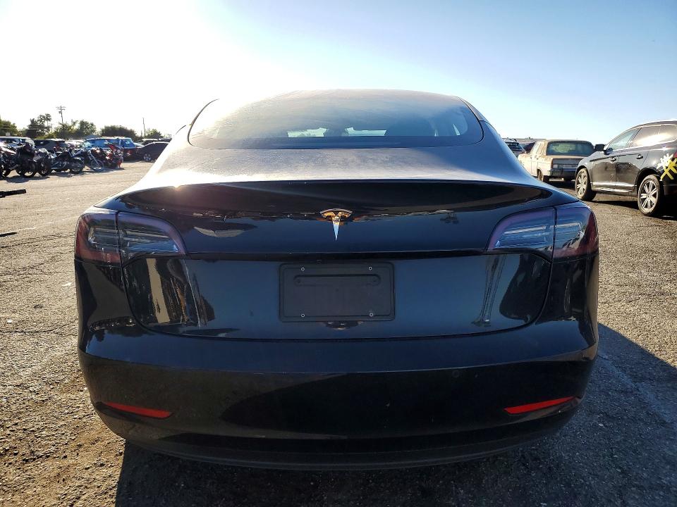 2022 Tesla Model 3 მანქანა იყიდება აუქციონზე, vin: 5YJ3E1EA4NF373363, აუქციონის ნომერი: 77094315