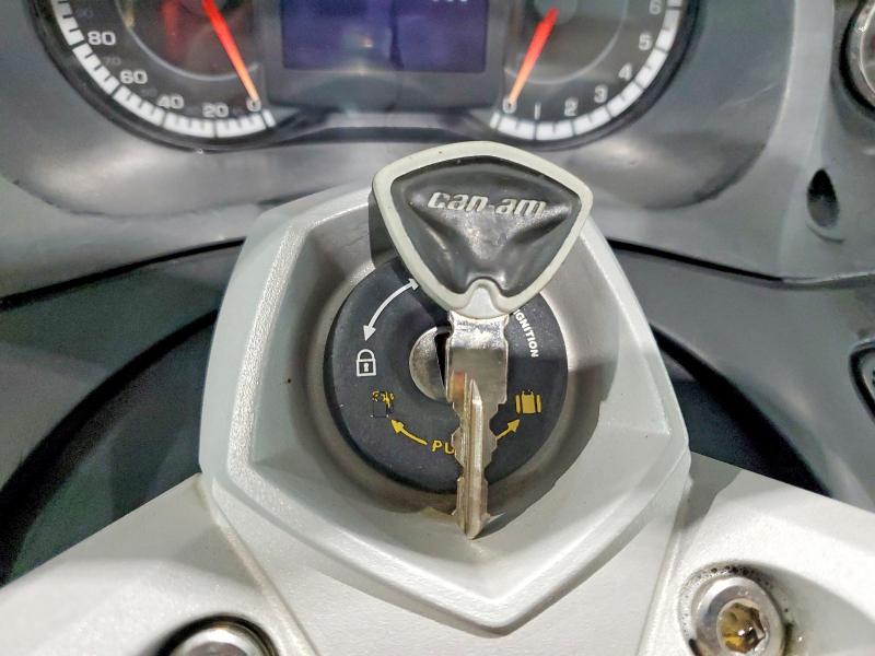 77550455 :رقم المزاد ، 2BXJBWC18BV002102 vin ، 2011 Can-am Spyder Roadster مزاد بيع