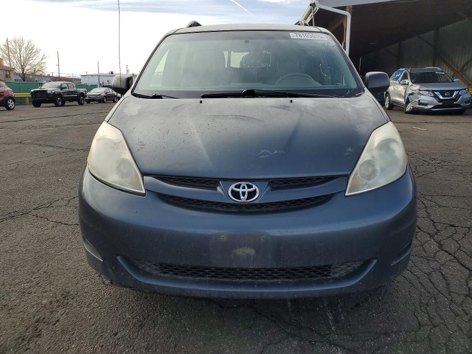 2010 Toyota Sienna მანქანა იყიდება აუქციონზე, vin: 5TDJK4CC4AS029186, აუქციონის ნომერი: 78103035