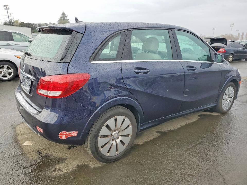 77123595 :رقم المزاد ، WDDVP9AB0HJ013946 vin ، 2017 Mercedes-benz B-class مزاد بيع
