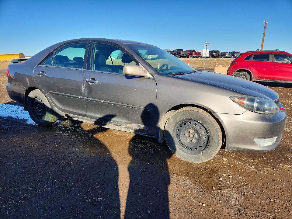 Продажа на аукционе авто 2005 Toyota Camry Le, vin: 4T1BE32K65U602813, номер лота: 76362405