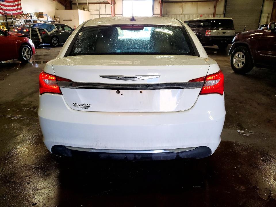 Продаж на аукціоні авто 2012 Chrysler 200, vin: 1C3CCBBB4CN125402, номер лоту: 77656045