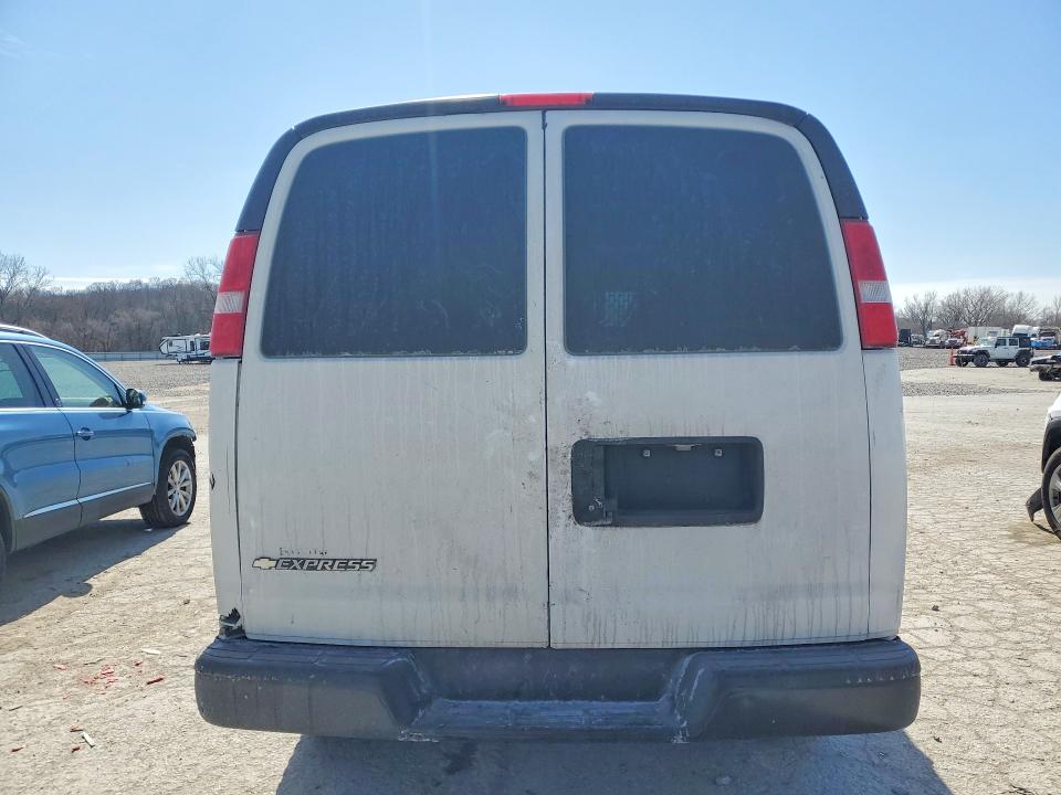 2021 Chev Express G2500 მანქანა იყიდება აუქციონზე, vin: 1GCWGBFPXM1153541, აუქციონის ნომერი: 78892415