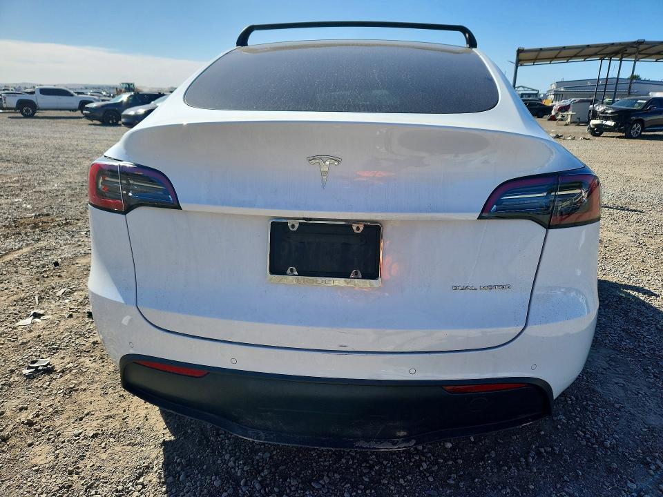 76213165 :رقم المزاد ، 7SAYGAEE3NF492835 vin ، 2022 Tesla Model Y مزاد بيع