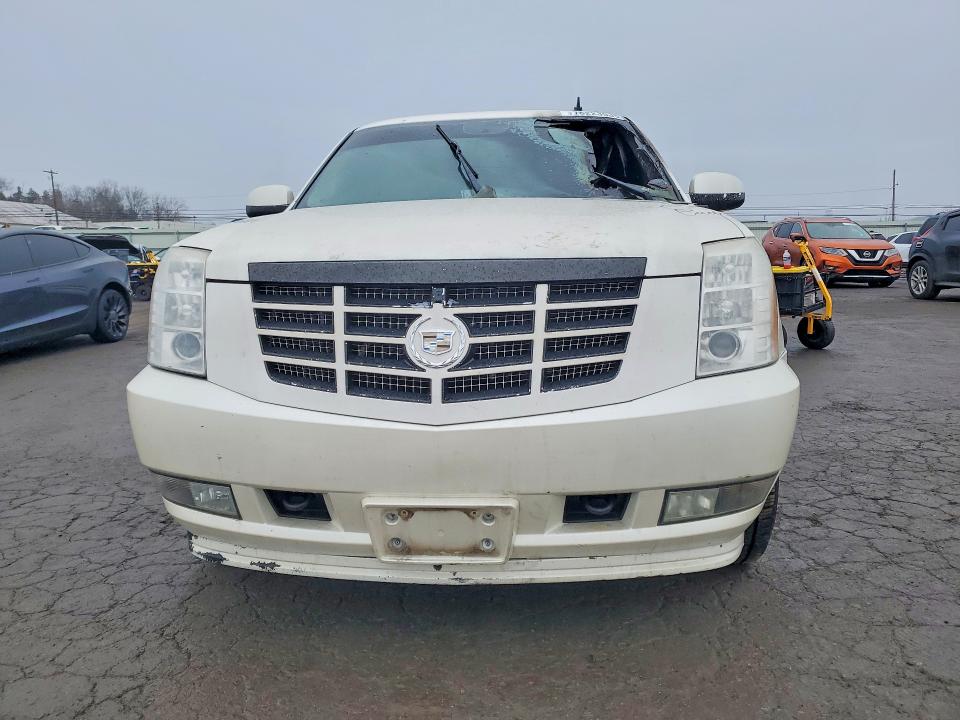 78223535 :رقم المزاد ، 1GYS4HEF0BR101430 vin ، 2011 Cadillac Escalade مزاد بيع