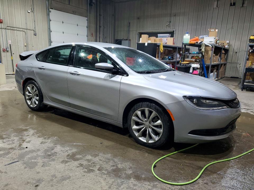 78092695 :رقم المزاد ، 1C3CCCDG2FN678391 vin ، 2015 Chrysler 200 مزاد بيع