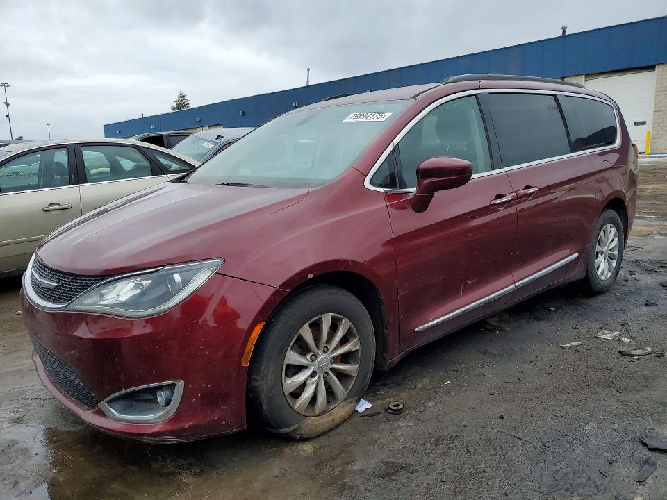 Продажа на аукционе авто 2017 Chrysler Pacifica, vin: 2C4RC1BG2HR569402, номер лота: 76894175