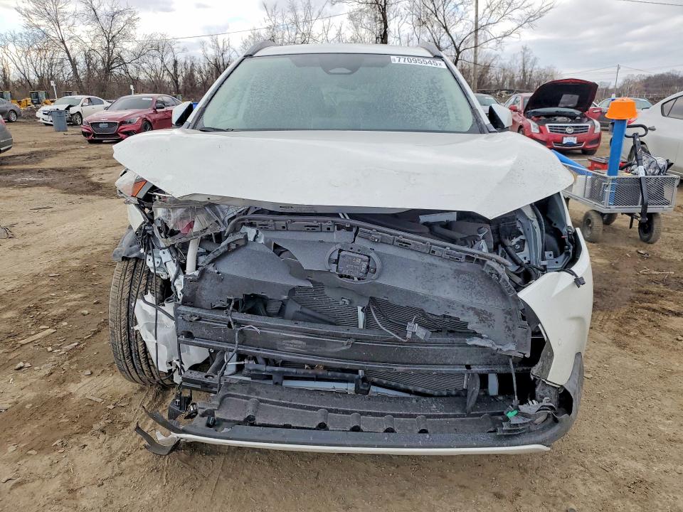 Продаж на аукціоні авто 2024 Toyota Corolla Cross, vin: 7MUEAABG5RV096646, номер лоту: 77095545