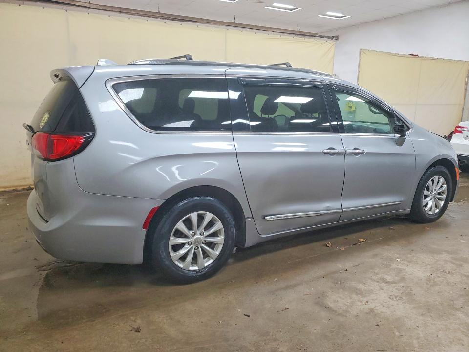 Продажа на аукционе авто 2018 Chrysler Pacifica, vin: 2C4RC1BG3JR112197, номер лота: 76458795