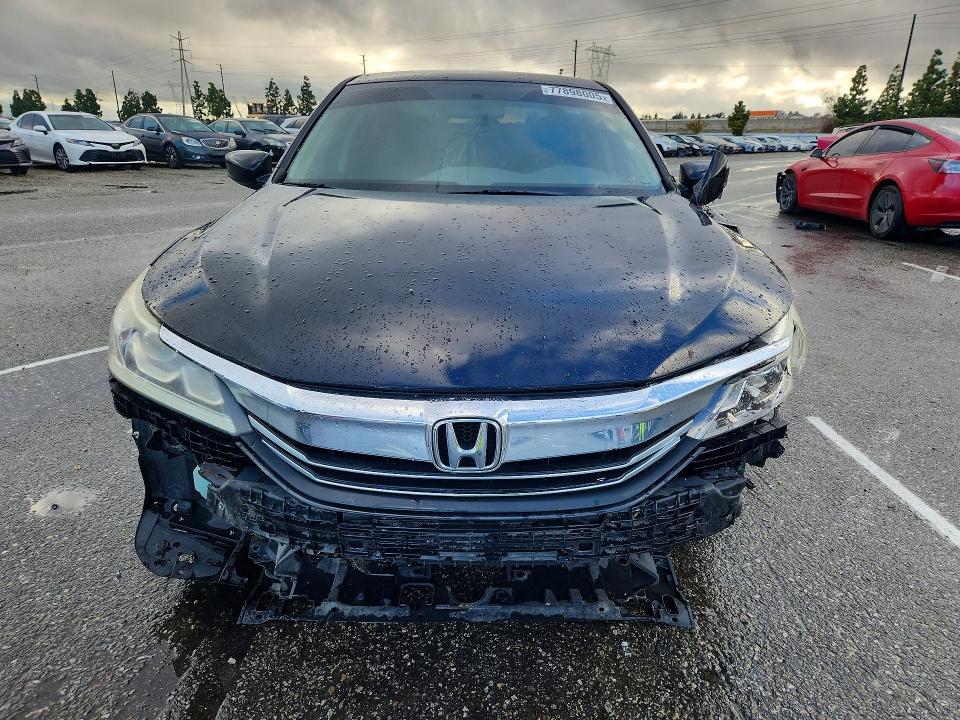 Продажа на аукционе авто 2017 Honda Accord, vin: 1HGCR2F3XHA033479, номер лота: 77898005