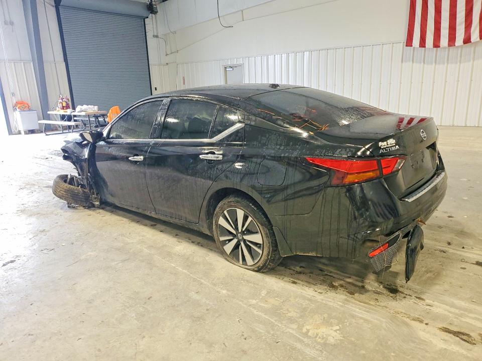 76038555 :رقم المزاد ، 1N4BL4DW3NN359378 vin ، 2022 Nissan Altima مزاد بيع