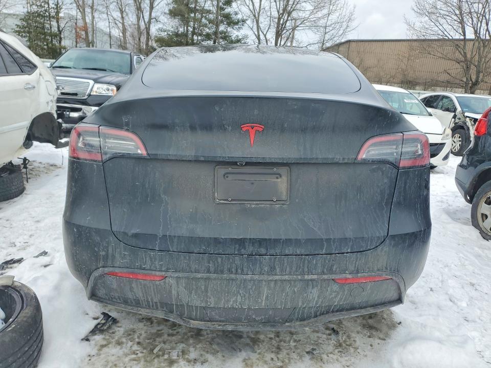 Продажа на аукционе авто 2024 Tesla Model Y, vin: 7SAYGDEE9RA215109, номер лота: 76844585