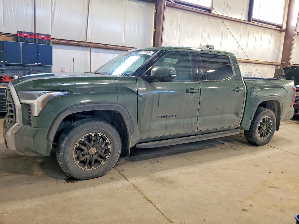 Продажа на аукционе авто 2022 Toyota Tundra Cre, vin: 5TFLA5DB4NX002058, номер лота: 75926945