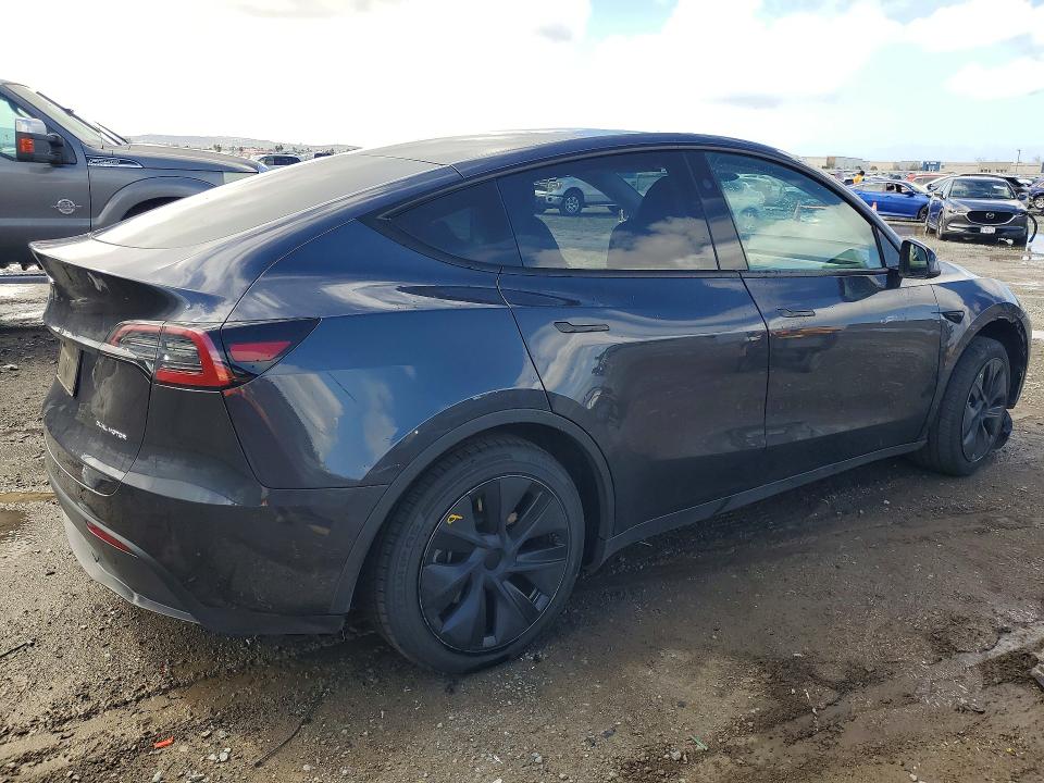 77671495 :رقم المزاد ، 7SAYGAEE2RF124149 vin ، 2024 Tesla Model Y مزاد بيع