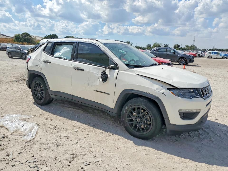 77075455 :رقم المزاد ، 3C4NJCBB0KT637270 vin ، 2019 Jeep Compass مزاد بيع