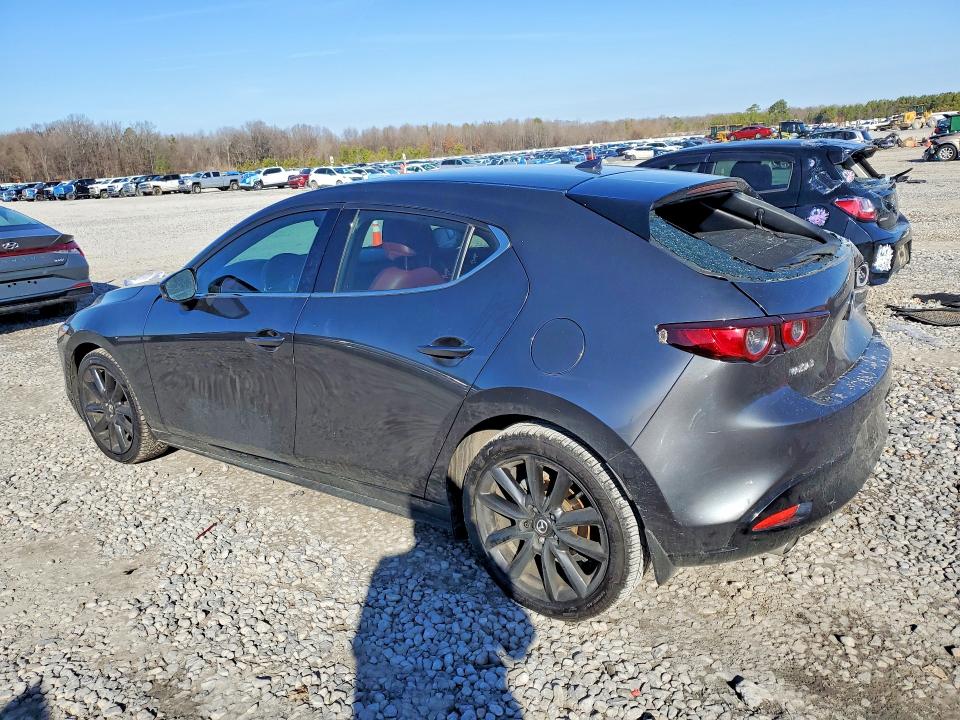 2021 Mazda 3 მანქანა იყიდება აუქციონზე, vin: JM1BPAML3M1310884, აუქციონის ნომერი: 77329965
