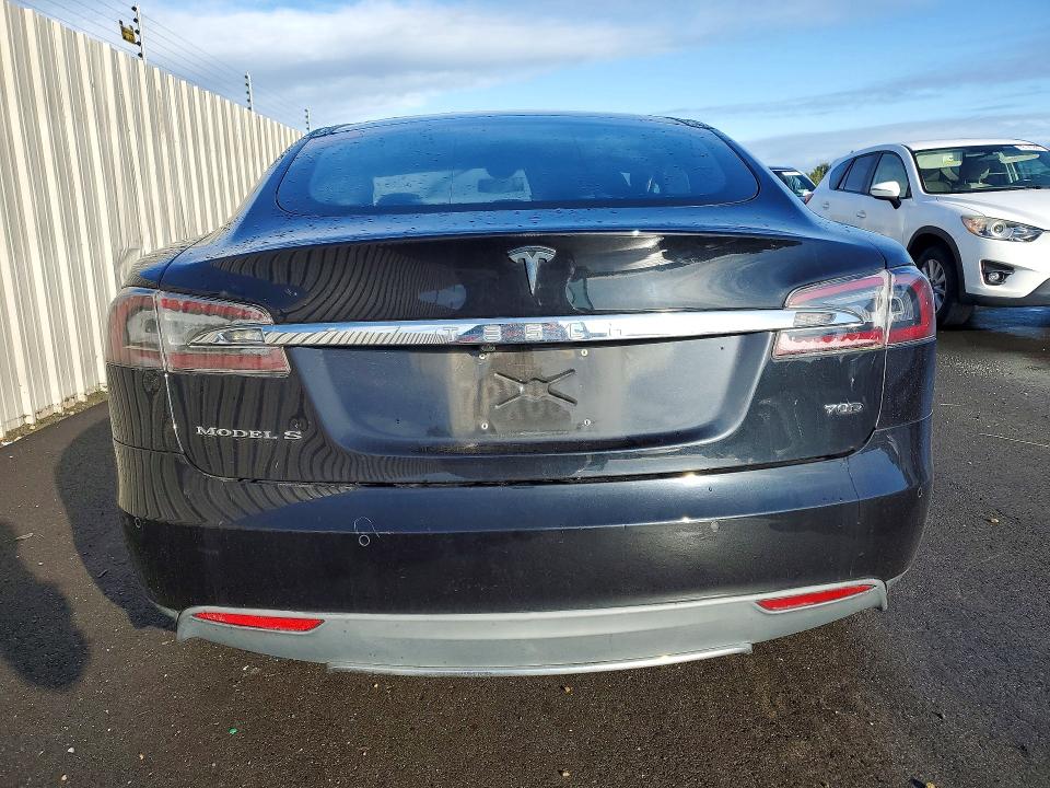 Продажа на аукционе авто 2015 Tesla Model S, vin: 5YJSA1E28FF115249, номер лота: 78111885