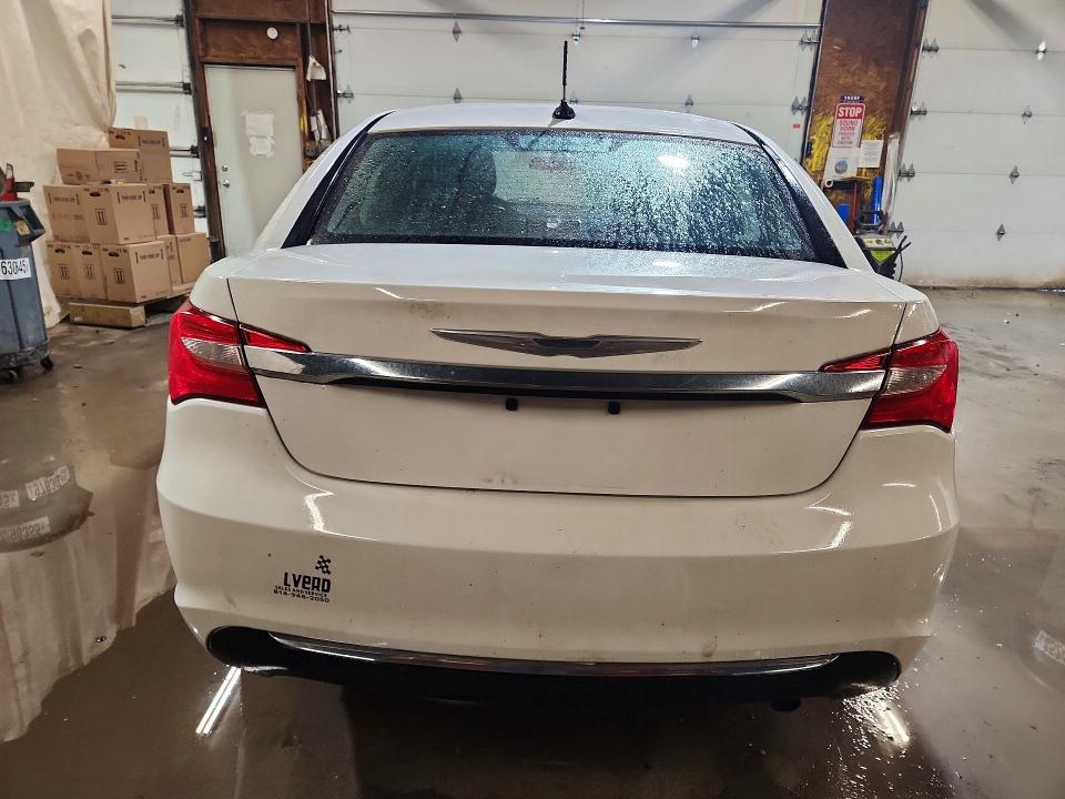 2013 Chrysler 200 მანქანა იყიდება აუქციონზე, vin: 1C3CCBAB2DN762193, აუქციონის ნომერი: 77902615