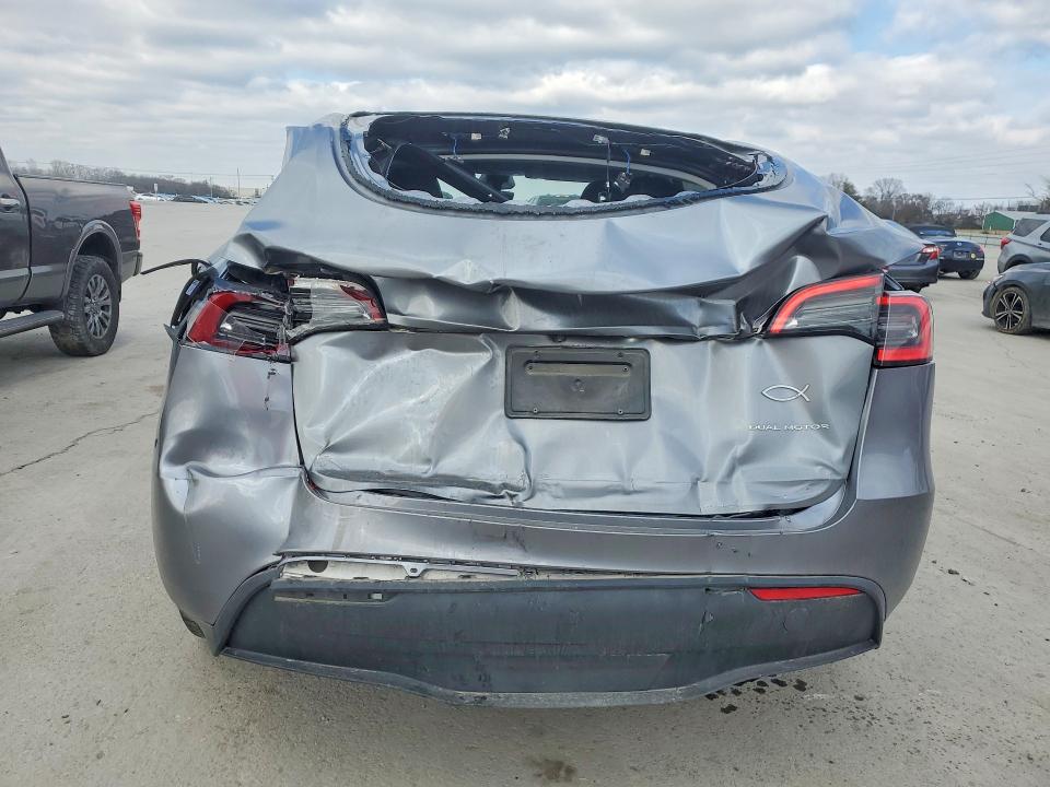 2025 Tesla Model Y მანქანა იყიდება აუქციონზე, vin: 7SAYGAEE1SF304745, აუქციონის ნომერი: 78716085