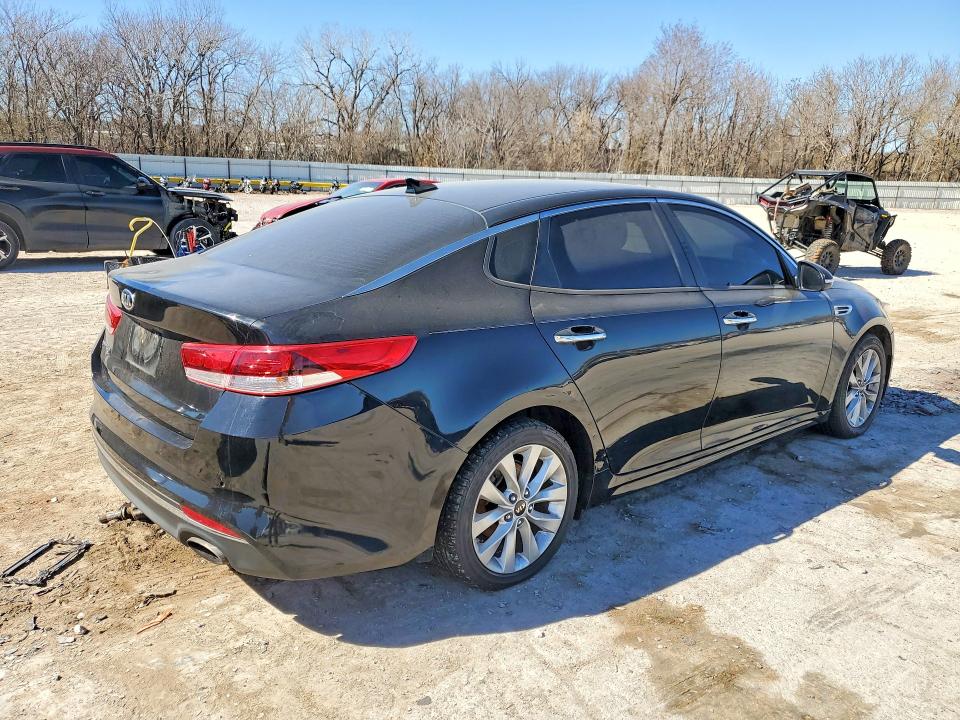 2018 Kia Optima მანქანა იყიდება აუქციონზე, vin: 5XXGT4L35JG254869, აუქციონის ნომერი: 78665045