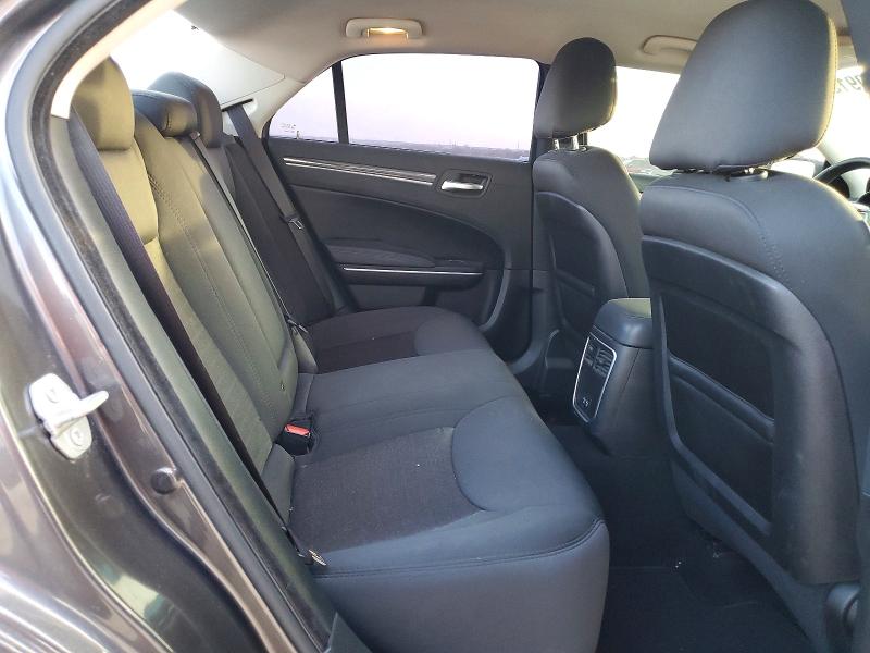75550915 :رقم المزاد ، 2C3CCAAG0KH582660 vin ، 2019 Chrysler 300 مزاد بيع