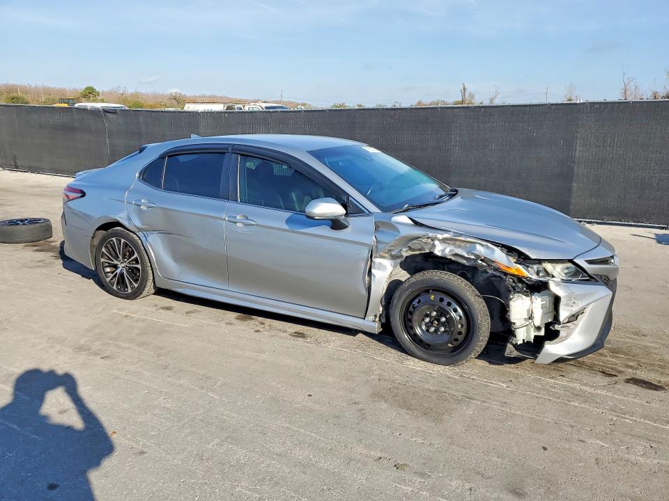 77851675 :رقم المزاد ، 4T1B11HK2KU750198 vin ، 2019 Toyota Camry Se Automatic مزاد بيع