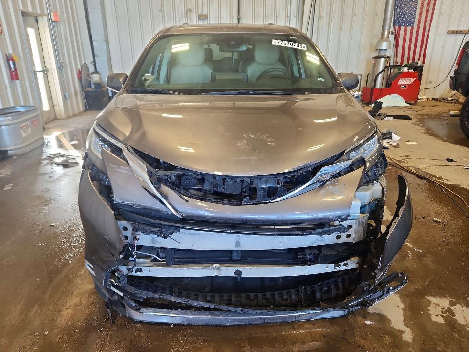 Продажа на аукционе авто 2022 Toyota Sienna, vin: 5TDYRKEC3NS103389, номер лота: 77670795