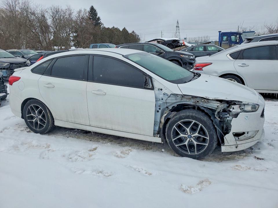 75620215 :رقم المزاد ، 1FADP3F27GL272969 vin ، 2016 Ford Focus مزاد بيع