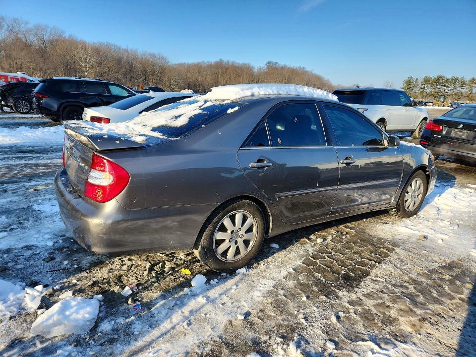 75984305 :رقم المزاد ، 4T1BE30K73U672322 vin ، 2003 Toyota Camry مزاد بيع