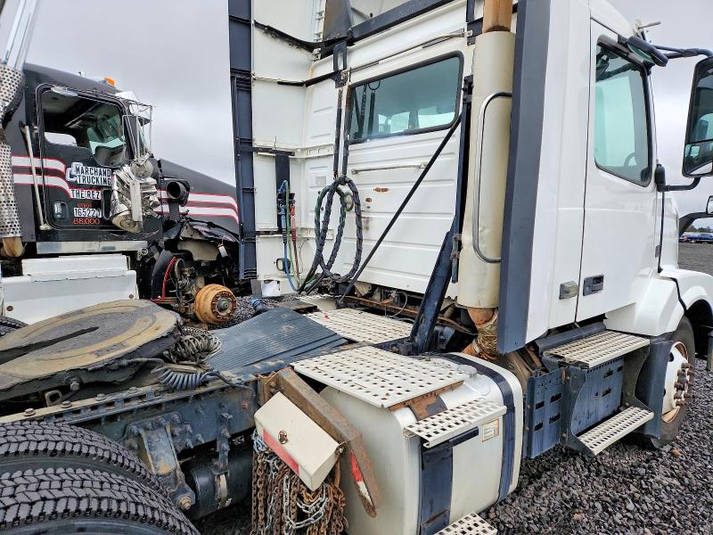 2018 Volvo Vn Vnl მანქანა იყიდება აუქციონზე, vin: 4V4N39EH7JN987933, აუქციონის ნომერი: 86336155