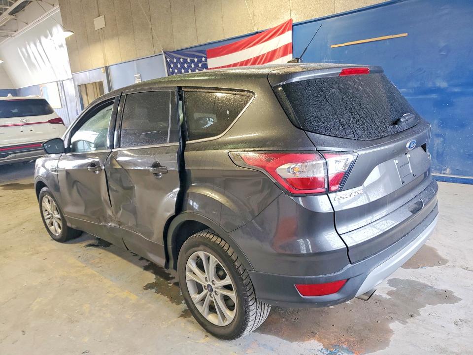 76209355 :رقم المزاد ، 1FMCU0GD0HUA52299 vin ، 2017 Ford Escape مزاد بيع