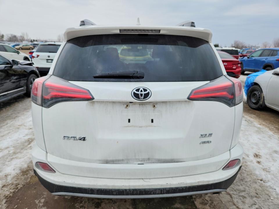 Aukcja sprzedaży 2018 Toyota Rav4, vin: 2T3RFREV7JW811211, numer aukcji: 77300415