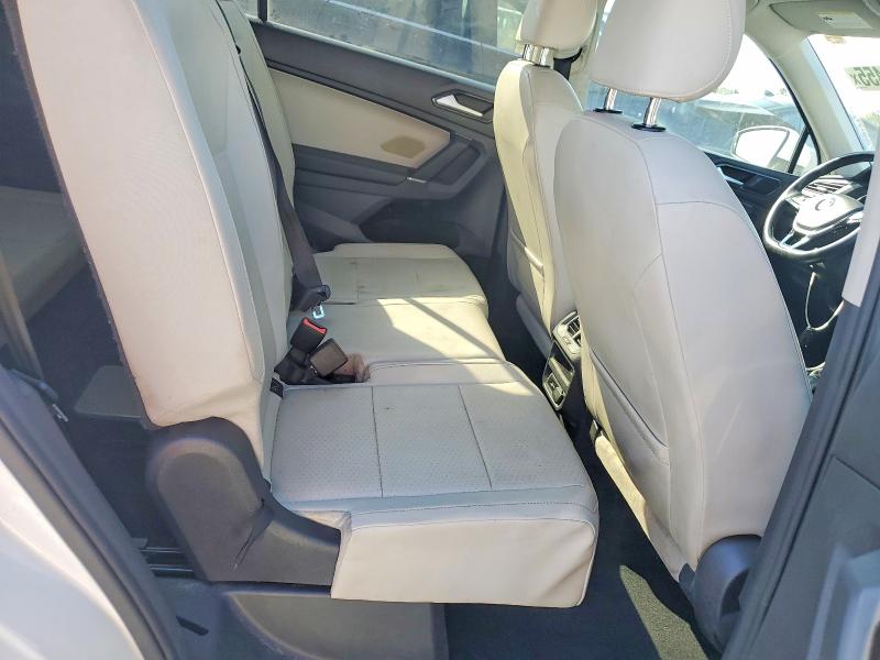76216455 :رقم المزاد ، 3VV3B7AXXJM026682 vin ، 2018 Volkswagen Tiguan مزاد بيع