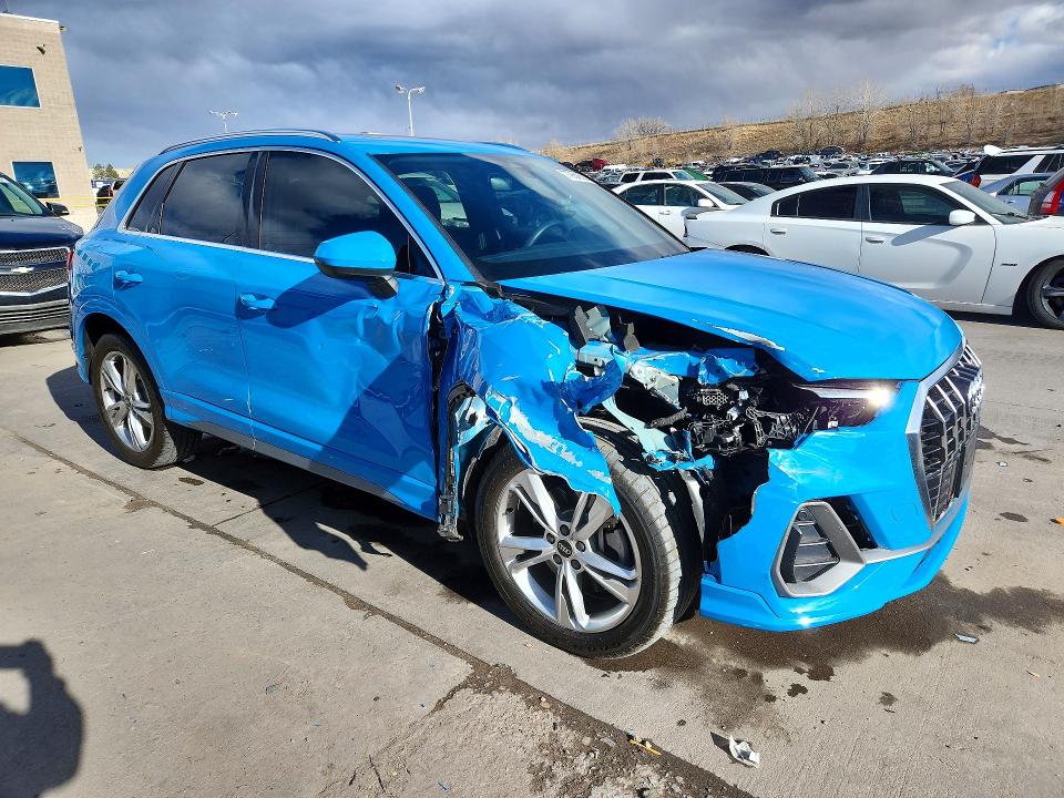 77964635 :رقم المزاد ، WA1EECF38P1019260 vin ، 2023 Audi Q3 مزاد بيع