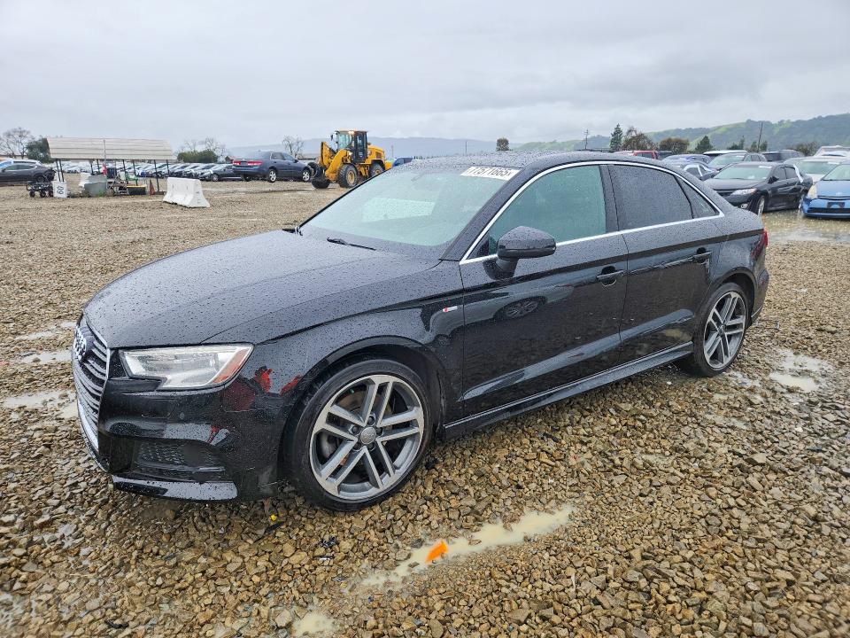 Продажа на аукционе авто 2017 Audi A3, vin: WAUJ8GFFXH1019904, номер лота: 77571665