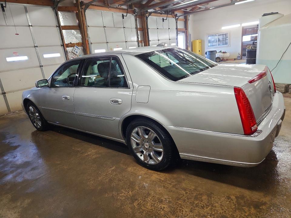 2011 Cadillac Dts მანქანა იყიდება აუქციონზე, vin: 1G6KP5ESXBU117594, აუქციონის ნომერი: 78449655