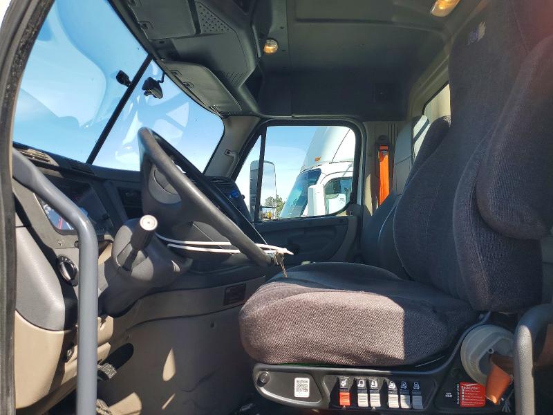 Aukcja sprzedaży 2016 Freightliner Cascadia 1, vin: 1FUBGEDV9GLHC5748, numer aukcji: 77429095