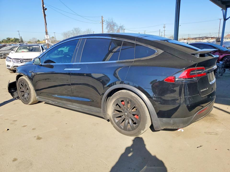 74701235 :رقم المزاد ، 5YJXCBE23HF046169 vin ، 2017 Tesla Model X مزاد بيع