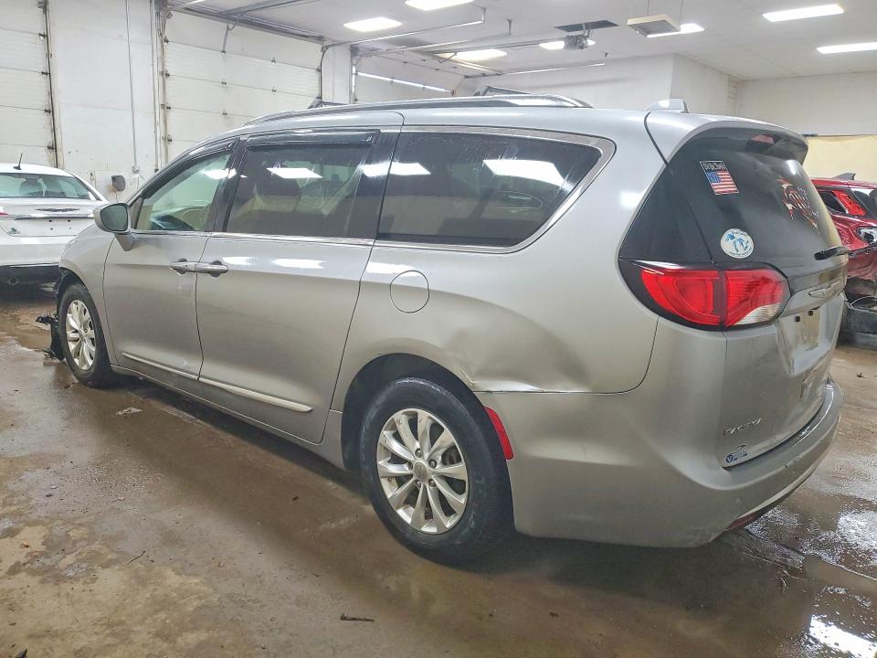 Продажа на аукционе авто 2018 Chrysler Pacifica, vin: 2C4RC1BG3JR112197, номер лота: 76458795