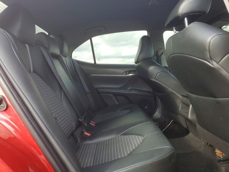 76725085 :رقم المزاد ، 4T1G11AK3MU489005 vin ، 2021 Toyota Camry مزاد بيع